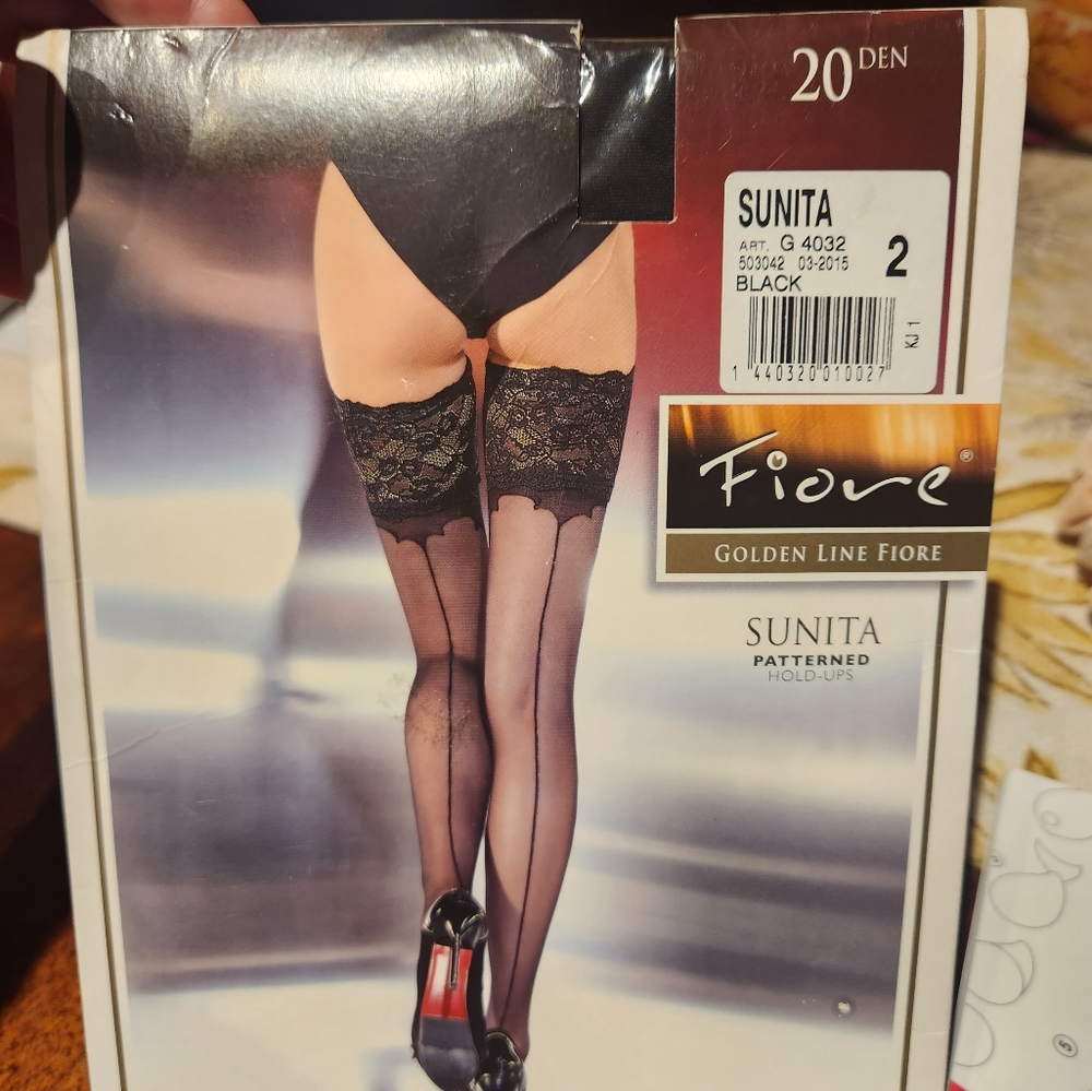 New Fiore Black line hold ups